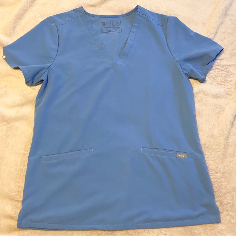 FIGS Casma Top. Small. Ciel Blue.